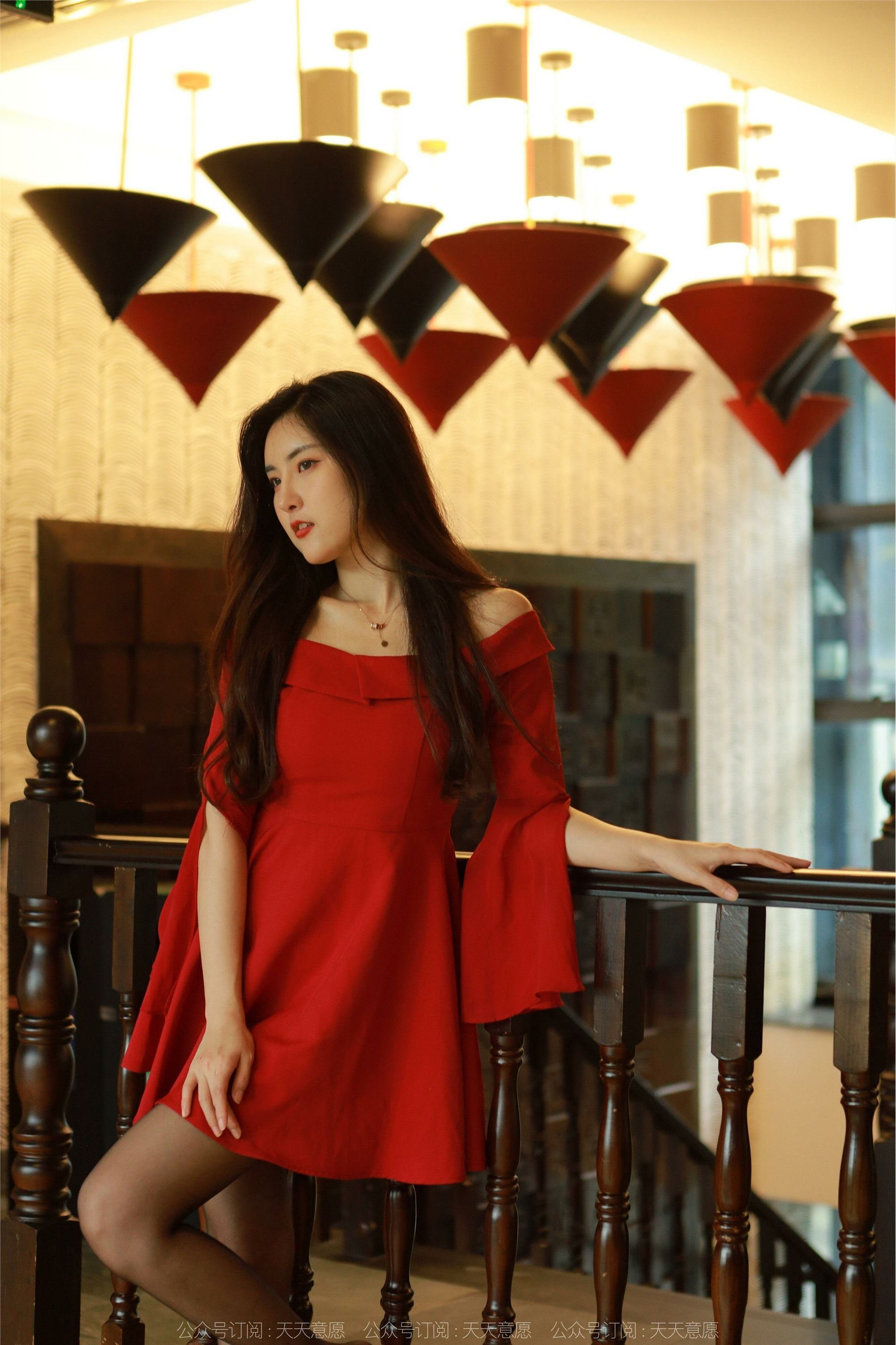 IESS异思趣向  2022.05.08 丝享家 1082：小宝《红裙女神》